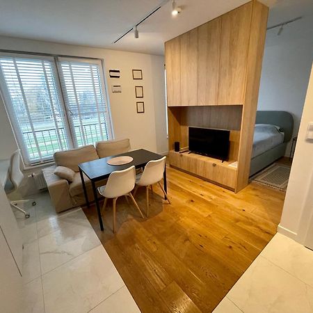 דירות ורשה Time&House Pileckiego Przy Centrum Onkologi I Klinice Novum Apartament Na Wylacznosc Pokoj,Sypialnia,Lozko, Lazienka,Kuchnia מראה חיצוני תמונה