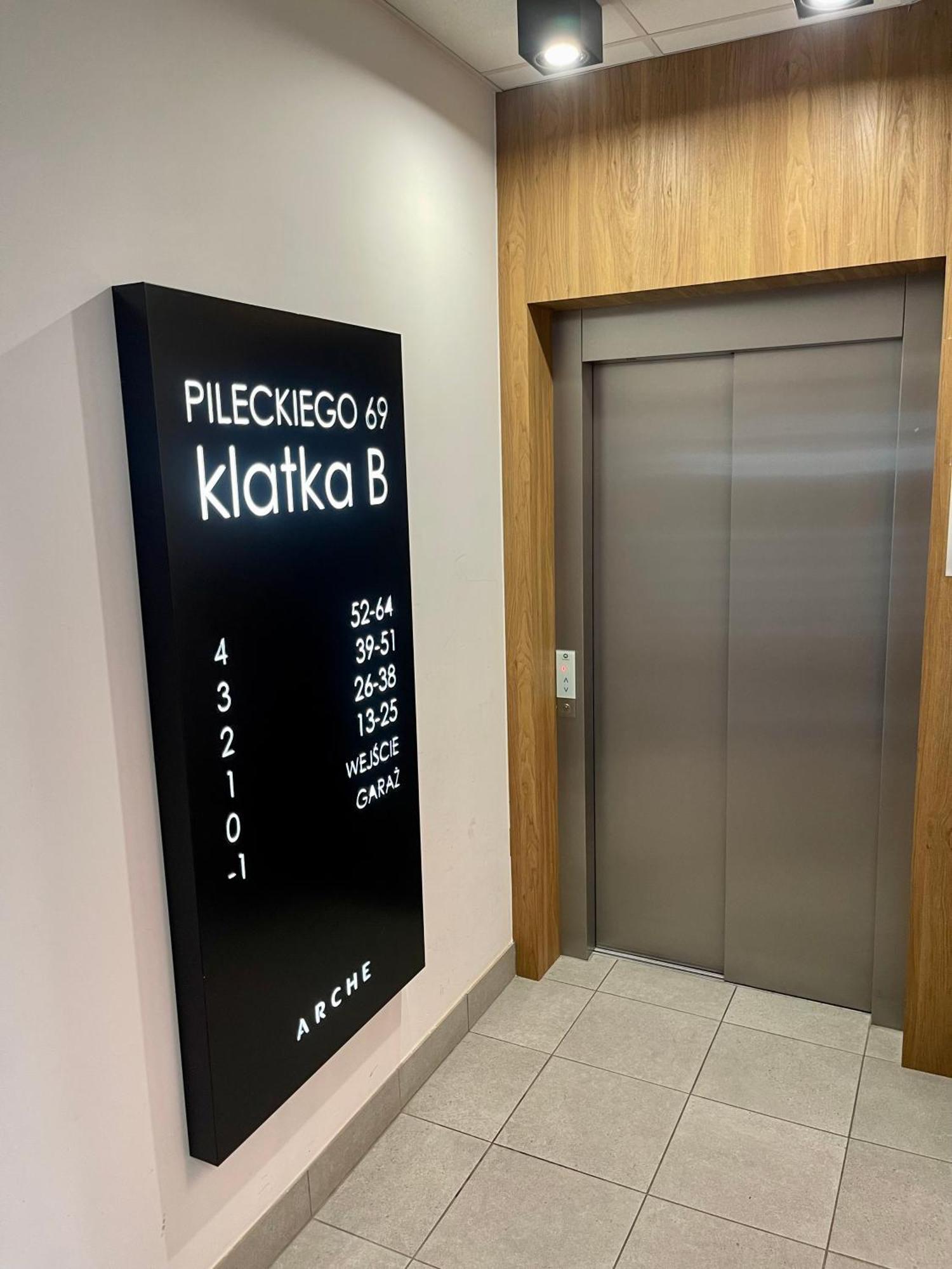 דירות ורשה Time&House Pileckiego Przy Centrum Onkologi I Klinice Novum Apartament Na Wylacznosc Pokoj,Sypialnia,Lozko, Lazienka,Kuchnia מראה חיצוני תמונה