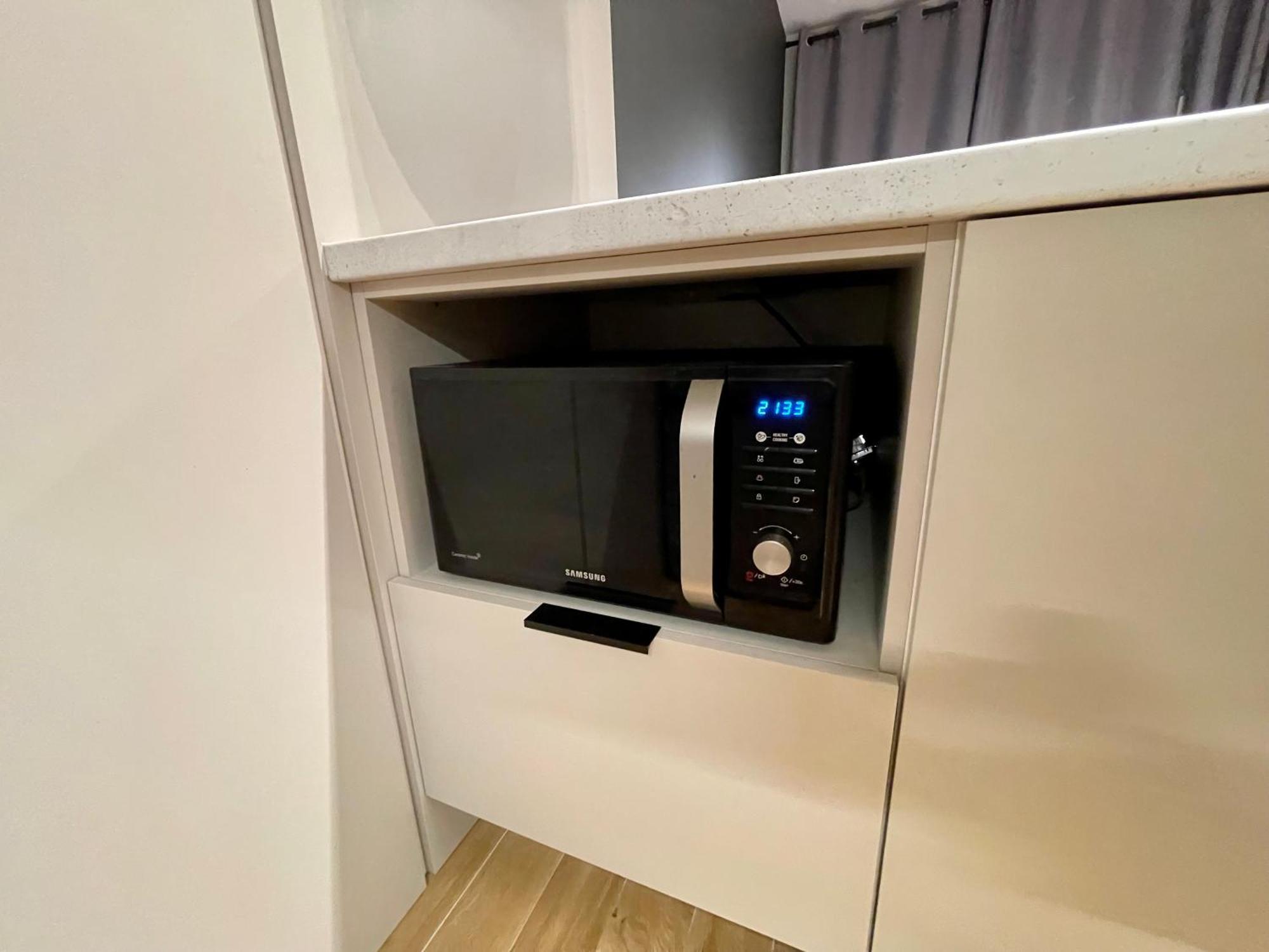 דירות ורשה Time&House Pileckiego Przy Centrum Onkologi I Klinice Novum Apartament Na Wylacznosc Pokoj,Sypialnia,Lozko, Lazienka,Kuchnia מראה חיצוני תמונה