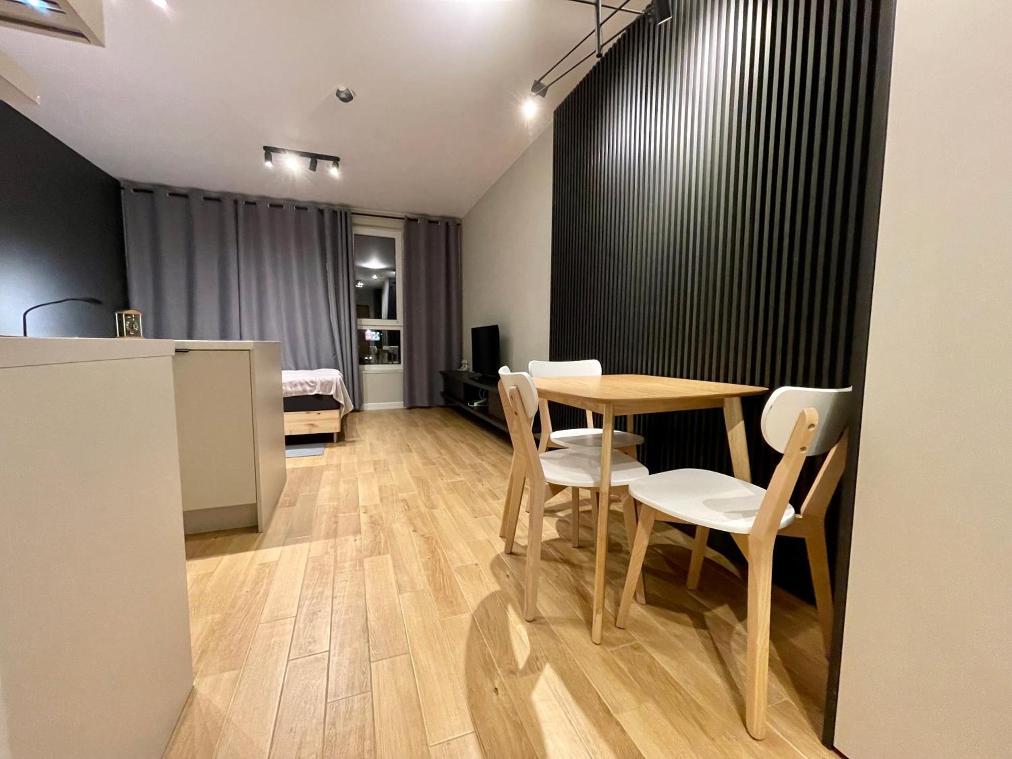 דירות ורשה Time&House Pileckiego Przy Centrum Onkologi I Klinice Novum Apartament Na Wylacznosc Pokoj,Sypialnia,Lozko, Lazienka,Kuchnia מראה חיצוני תמונה